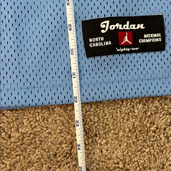 Jordan UNC Tar Heels VINTAGE Y2K Mens L Carolina Blue #23 Basketball Jersey - Picture 7 of 10